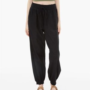 Black High-Rise Linen Beach Pants Medium